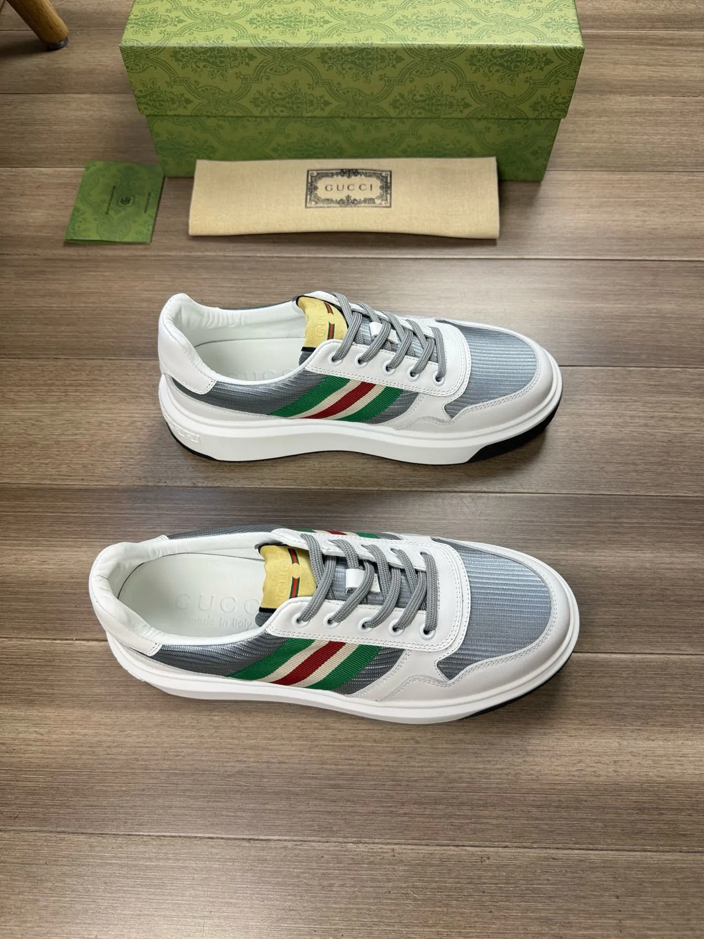 [Gucci] Gucci men's shoes 💰820💰 - High-end quality original order - Upper: 🔝Imported Nappa calfskin·Brand high mercerized cloth·Brand webbing -Inner: water-dyed cowhide, -Outsole: ultra-light T men's shoes💰U foam. Rubber; two-color molded outsole -Ultra-high quality control·Fine workmanship: highlighted (high-end·luxury·grade) -Size: 38-44 (45, can be customized)